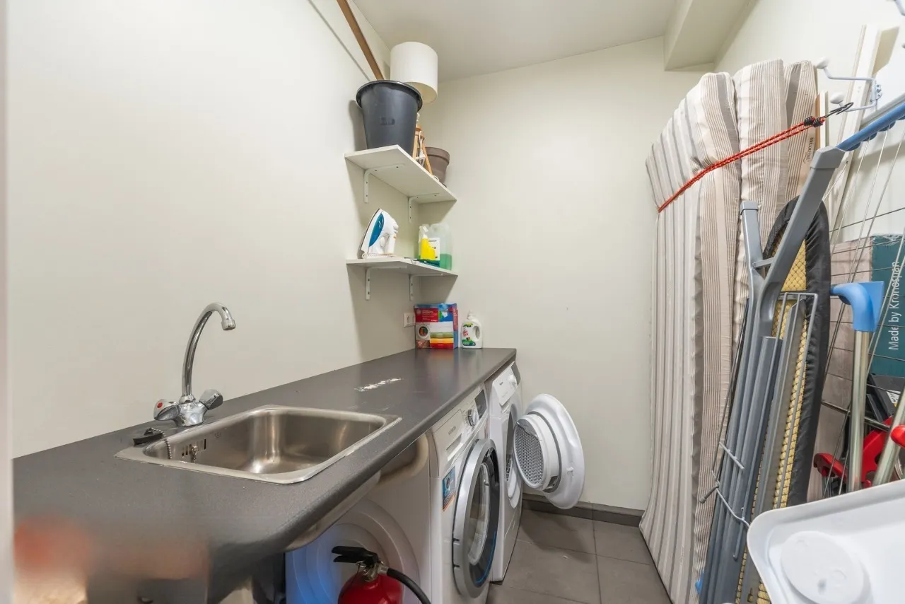 Bright 4 bedroom apartment in the center of Akureyri — снимка 16