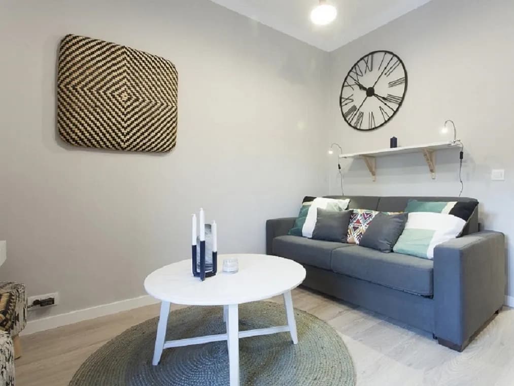 Stylish 2-Bedroom Apartment near Helsinki's Design District and City Center