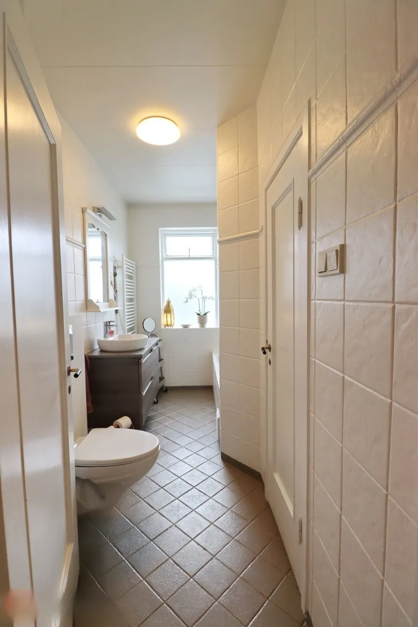Bright 4 bedroom apartment in the center of Akureyri — снимка 12