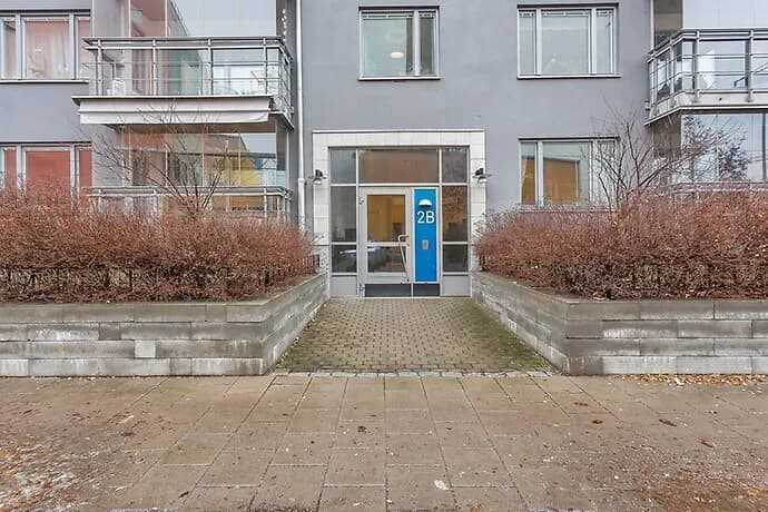 Slunný 3pokojový byt s vlastním patiem a výhledem do vnitrobloku – Uppsala — fotografie 22