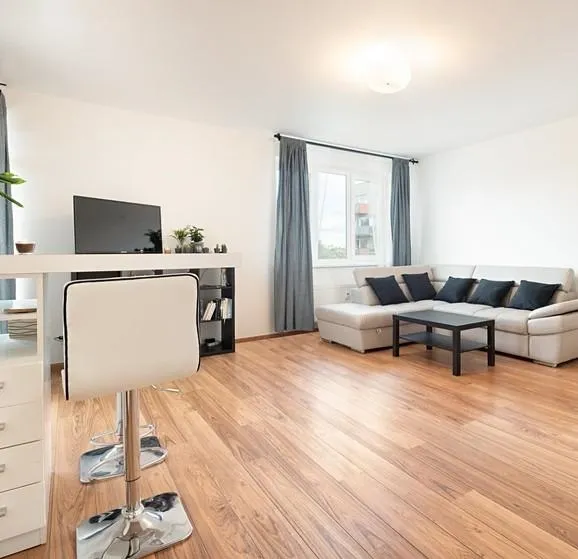 Moderno appartamento con 1 camera da letto situato a Brno — foto 2