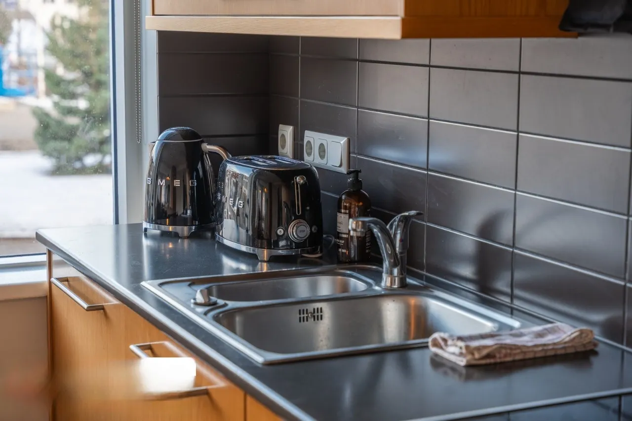 Bright 4 bedroom apartment in the center of Akureyri — снимка 3