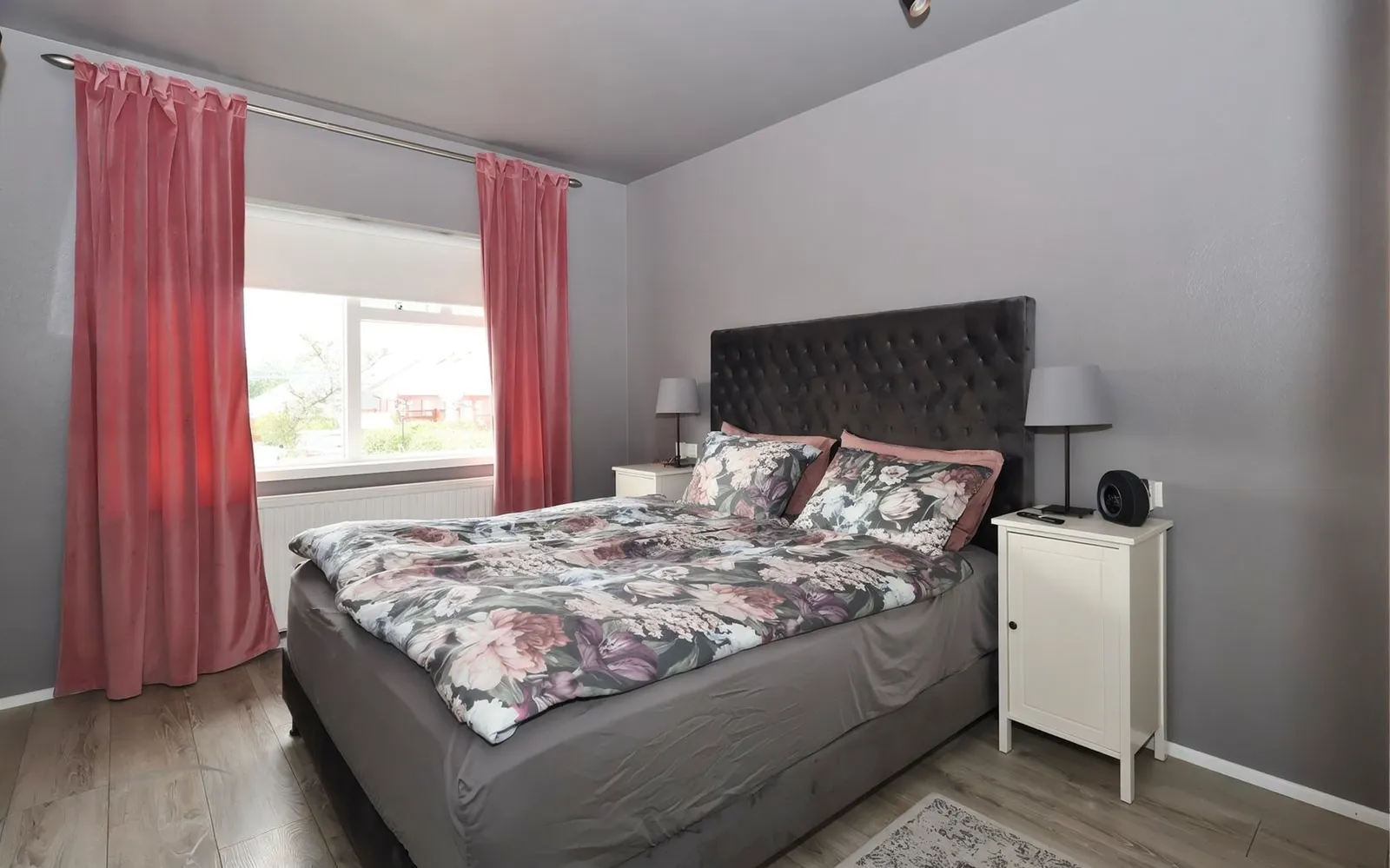 Bright 4 bedroom apartment in the center of Akureyri — снимка 10