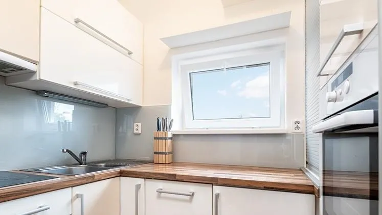 Moderno appartamento con 1 camera da letto situato a Brno — foto 4